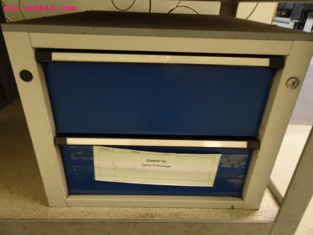 Veículos e equipamento operacional bem conservado-8