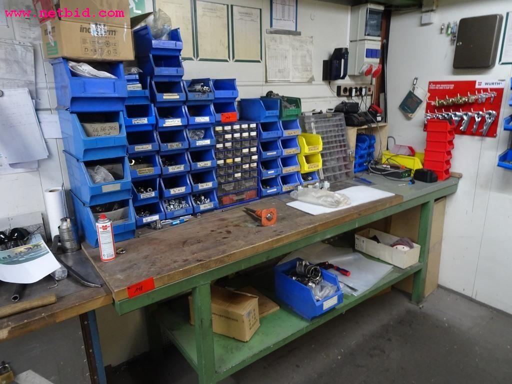 Vozila in dobro vzdrževana delovna oprema-11