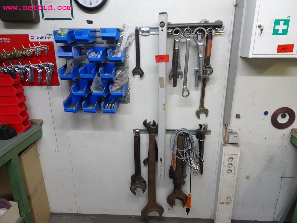 Vozila in dobro vzdrževana delovna oprema-12