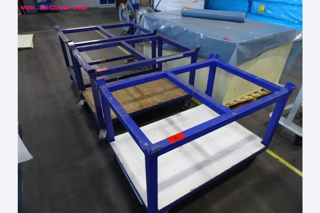 Pojazdy i dobrze utrzymany sprzęt operacyjny-1