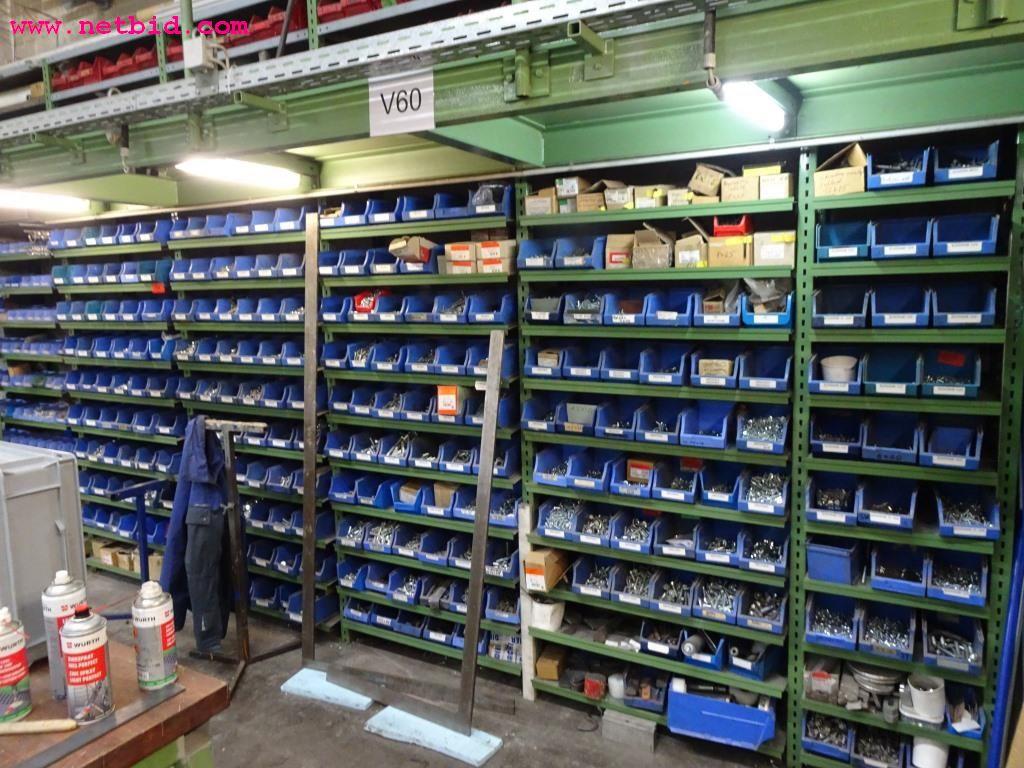 Veículos e equipamento operacional bem conservado-2