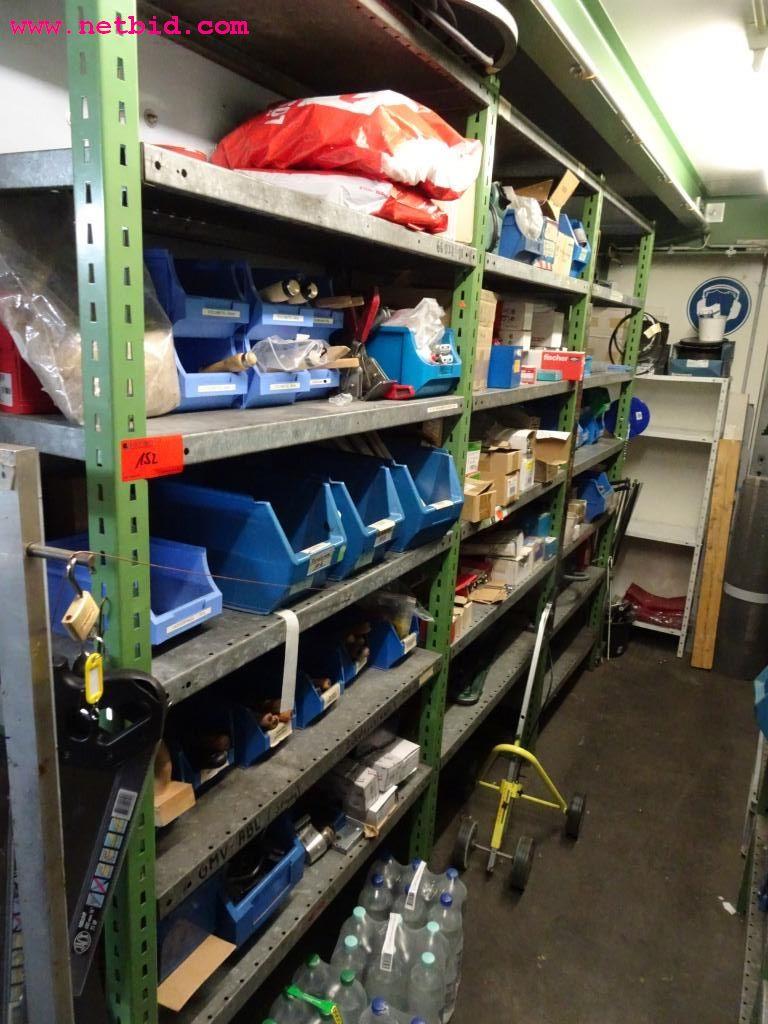 Vehículos y equipos de empresa en buen estado-2