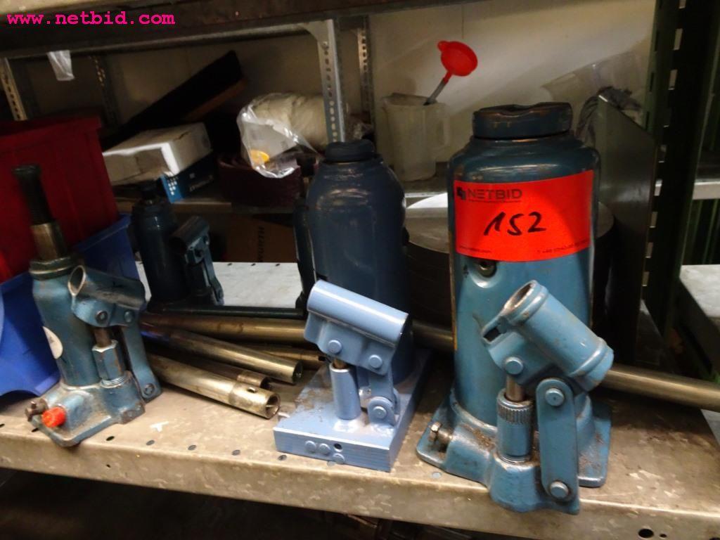 Vehículos y equipos de empresa en buen estado-3