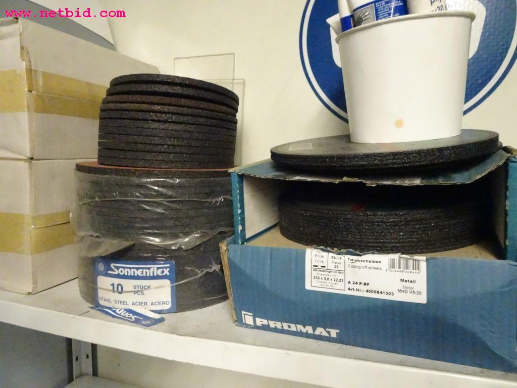 Vehículos y equipos de empresa en buen estado-6