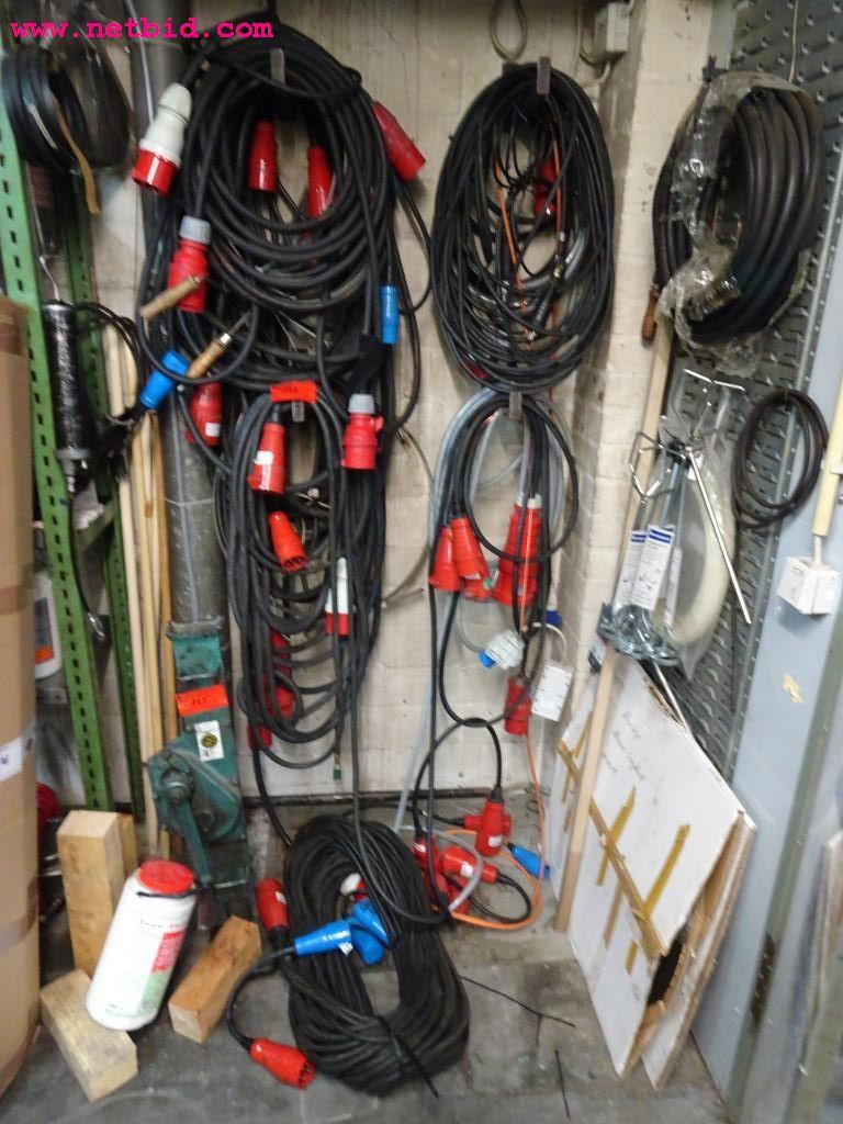 Vehículos y equipos de empresa en buen estado-7