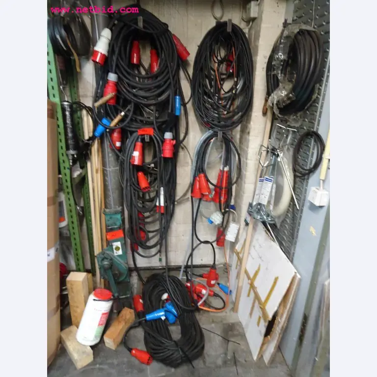 Veículos e equipamento operacional bem conservado-7