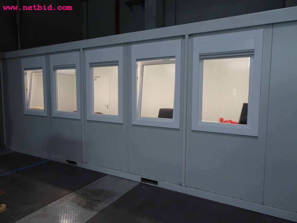 Veículos e equipamento operacional bem conservado-2