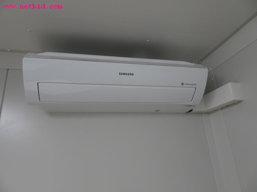 Veículos e equipamento operacional bem conservado-8