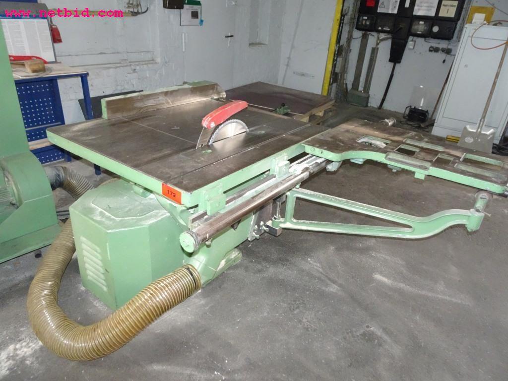 Veículos e equipamento operacional bem conservado-3