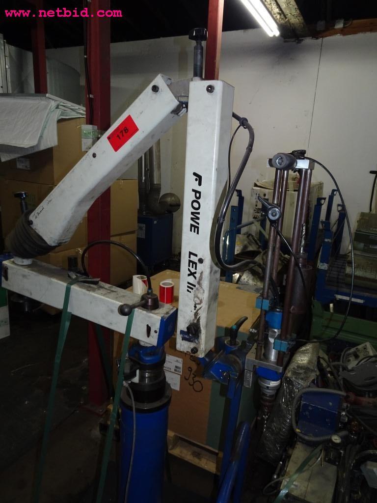 Veículos e equipamento operacional bem conservado-2