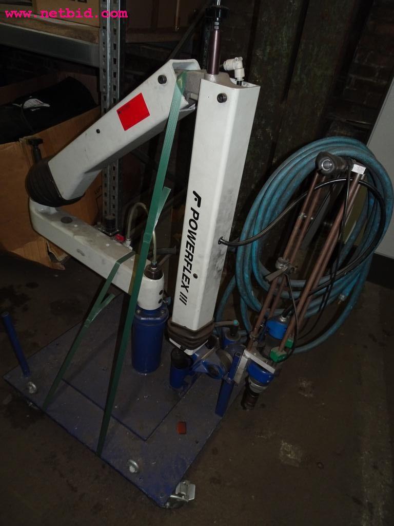 Veículos e equipamento operacional bem conservado-4