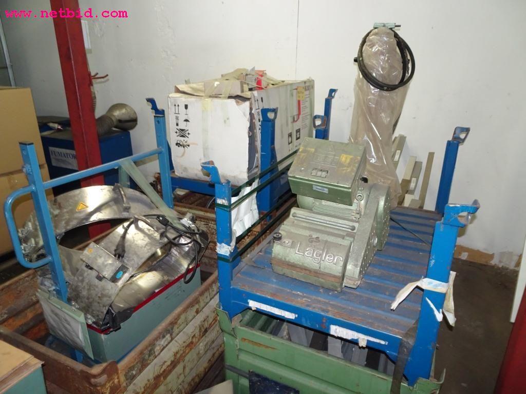 Veículos e equipamento operacional bem conservado-8