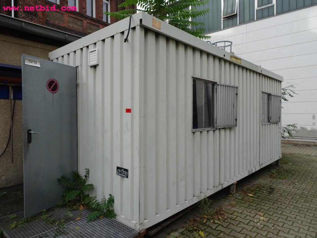 Veículos e equipamento operacional bem conservado-1