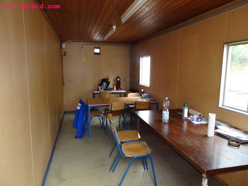 Veículos e equipamento operacional bem conservado-3