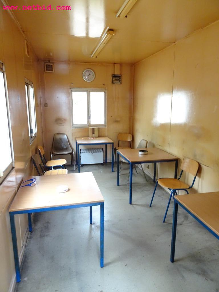 Veículos e equipamento operacional bem conservado-3