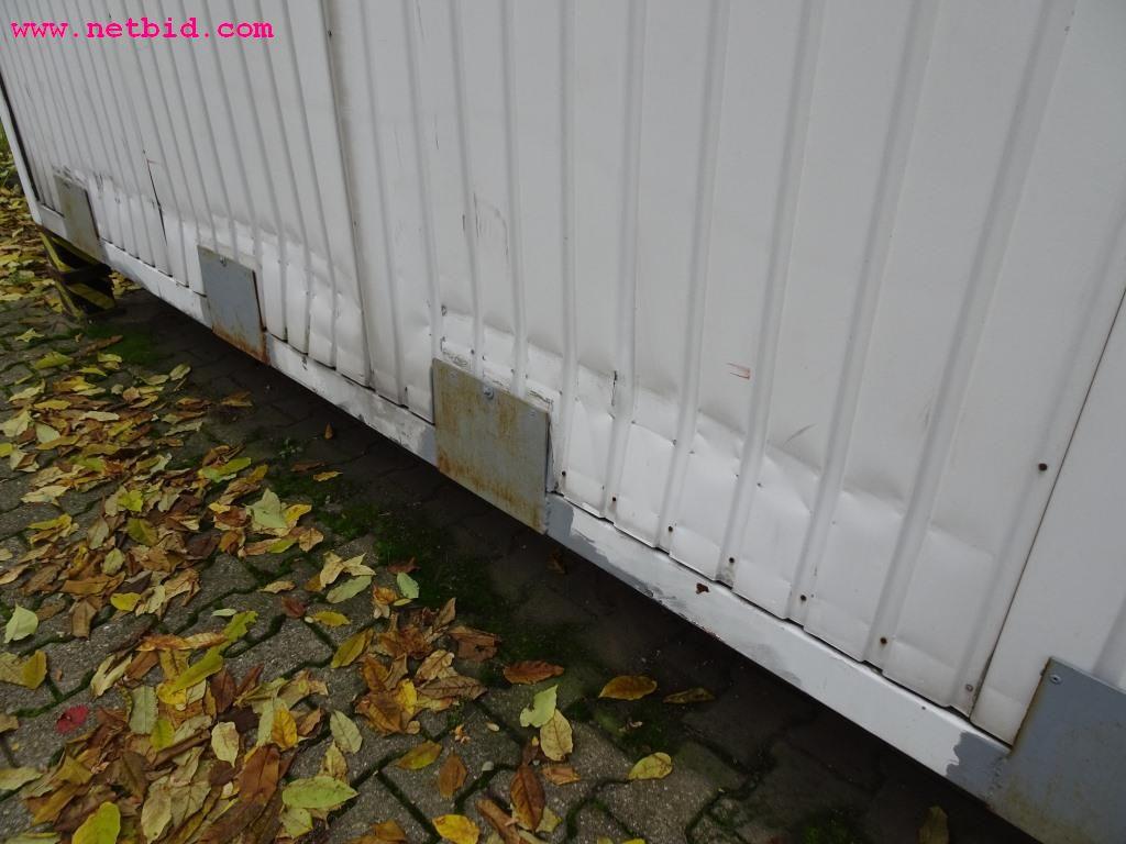 Veículos e equipamento operacional bem conservado-4