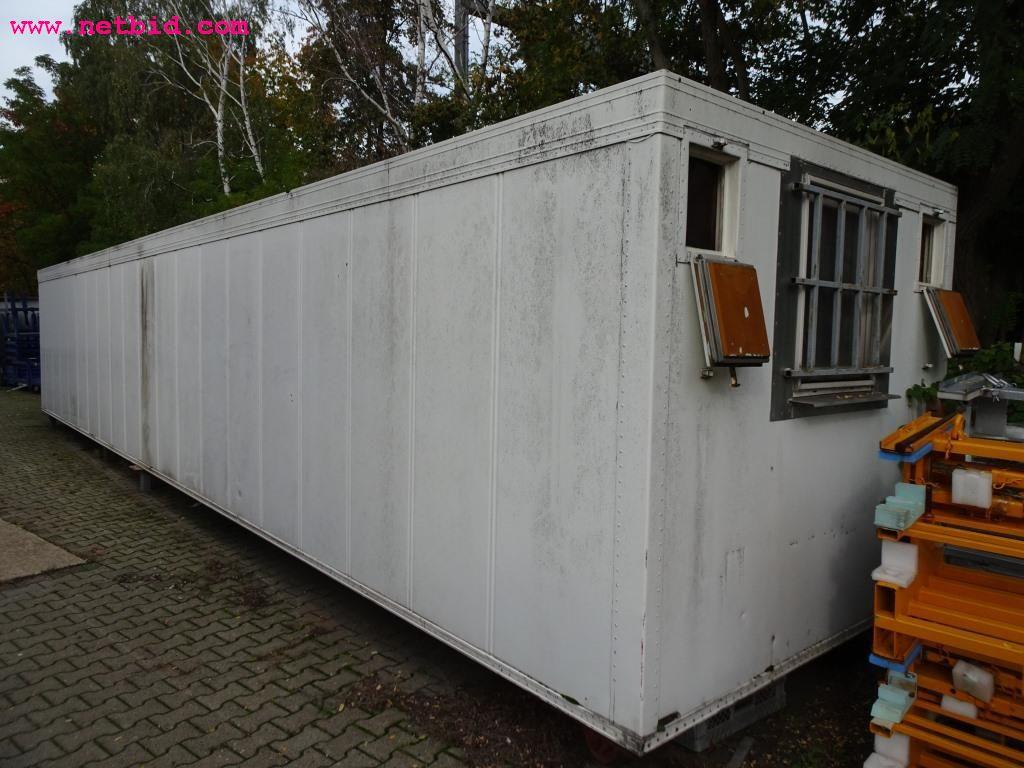 Veículos e equipamento operacional bem conservado-2