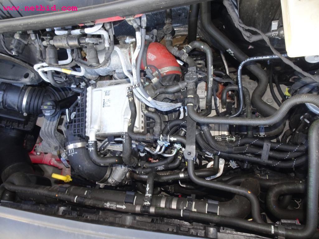 Pojazdy i dobrze utrzymany sprzęt operacyjny-8