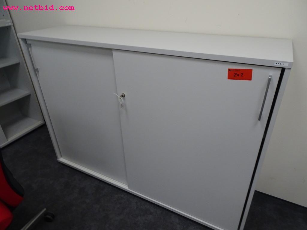 Fahrzeuge und gepflegte Betriebsausstattung-8