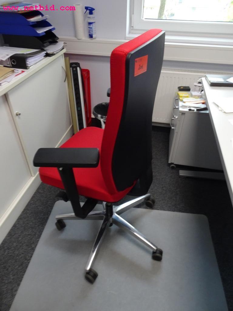 Veículos e equipamento operacional bem conservado-3