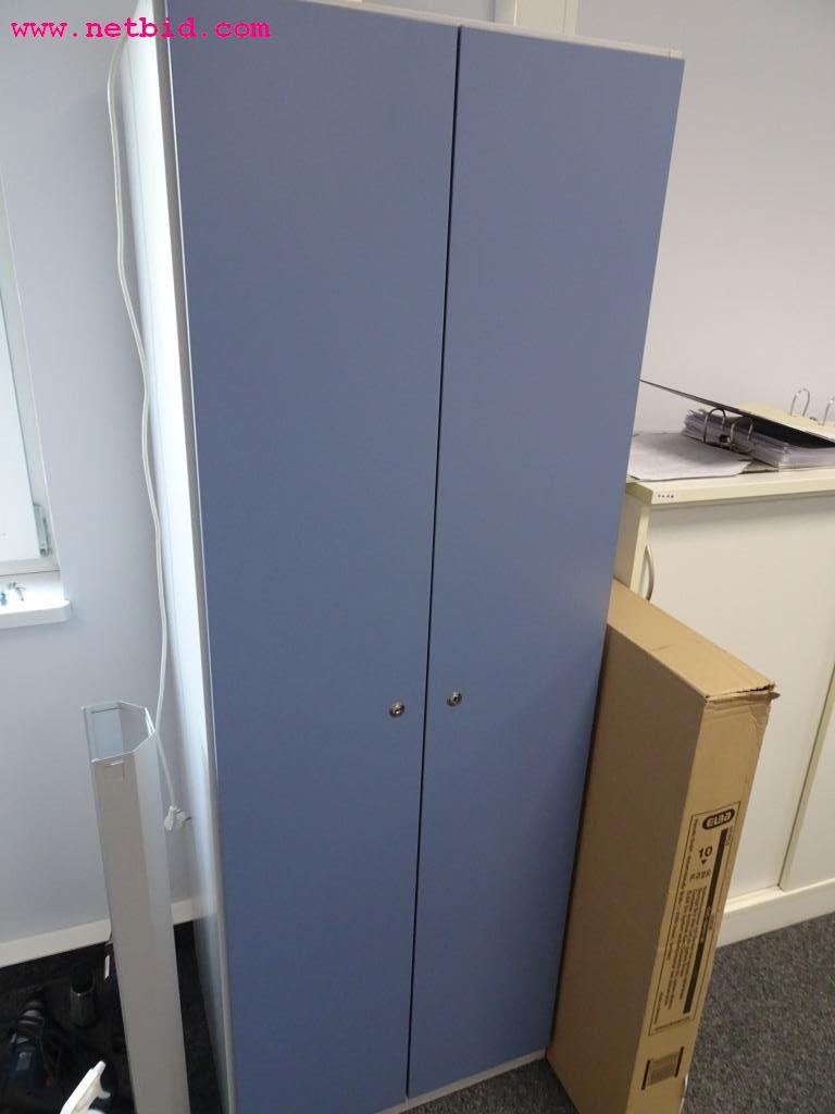 Veículos e equipamento operacional bem conservado-5