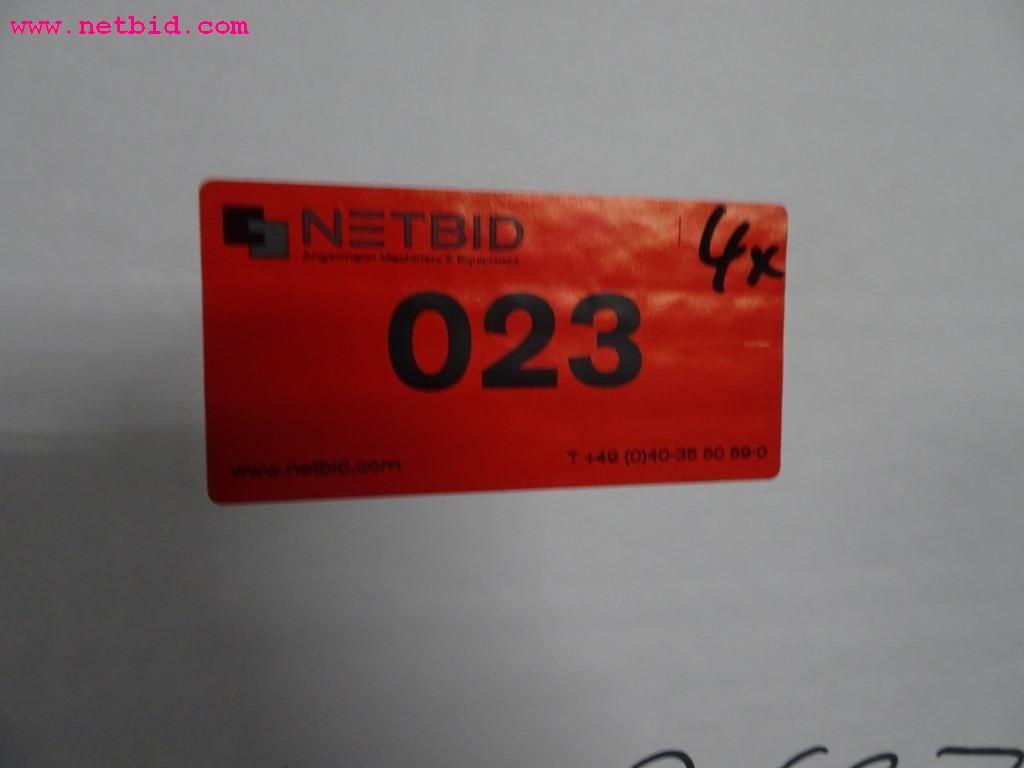 Veículos e equipamento operacional bem conservado-4