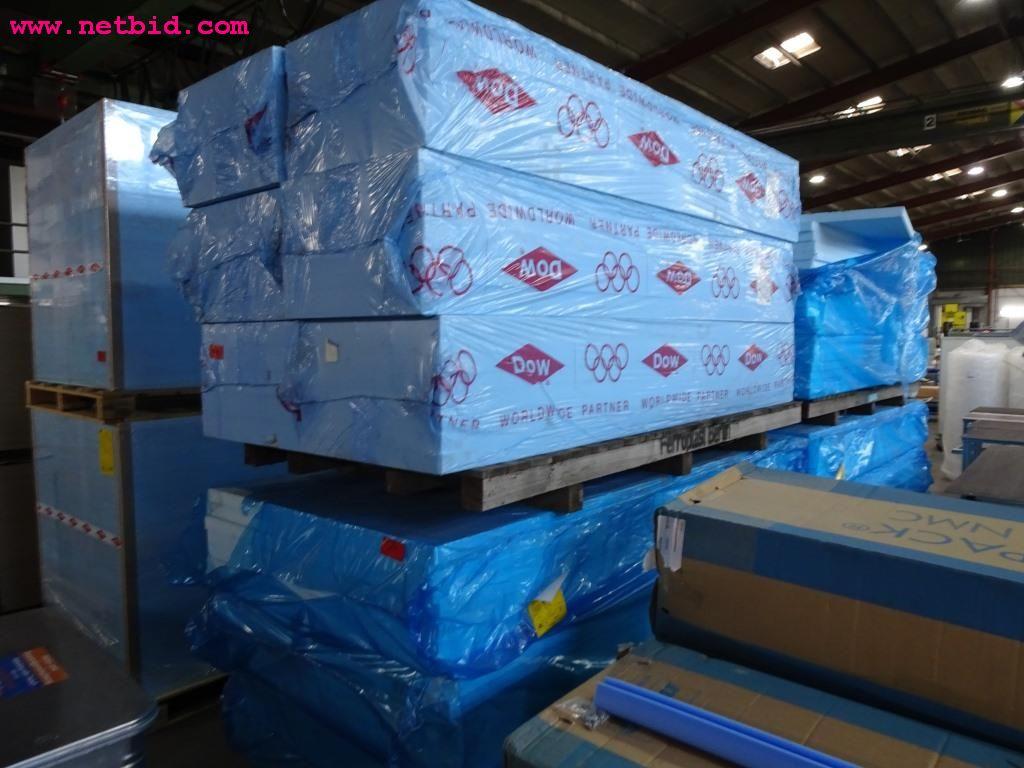 Veículos e equipamento operacional bem conservado-1