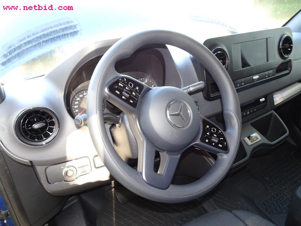 Pojazdy i dobrze utrzymany sprzęt operacyjny-10