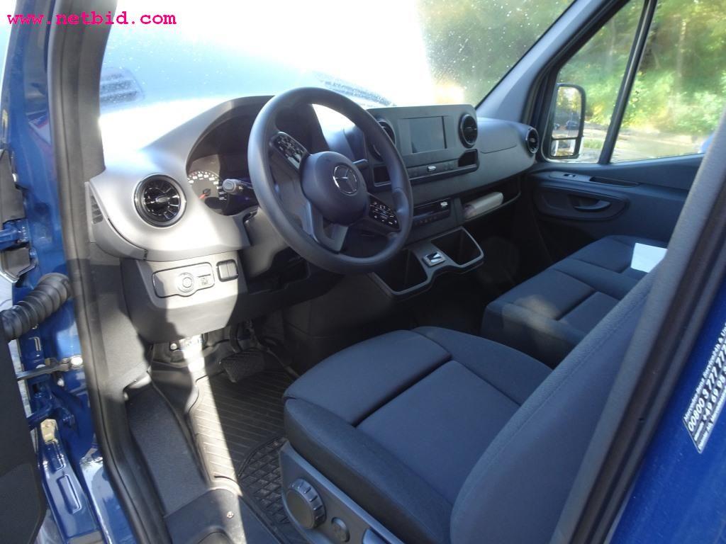 Pojazdy i dobrze utrzymany sprzęt operacyjny-7