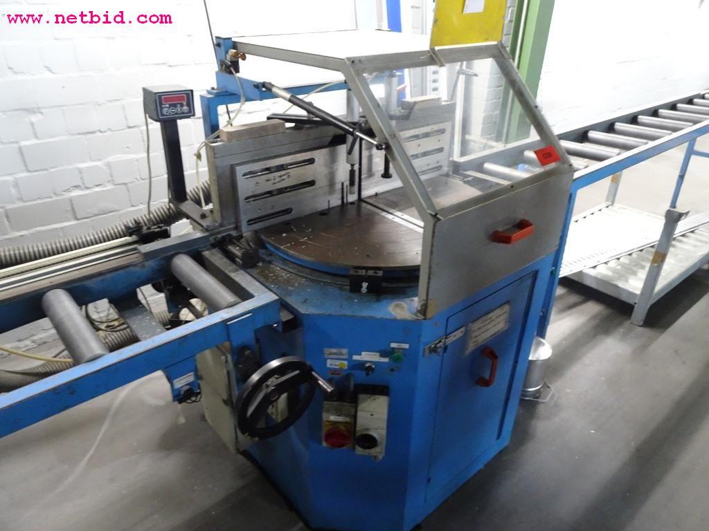 Veículos e equipamento operacional bem conservado-1