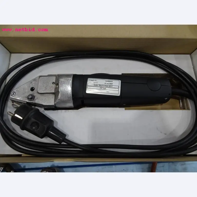 Fahrzeuge und gepflegte Betriebsausstattung-2