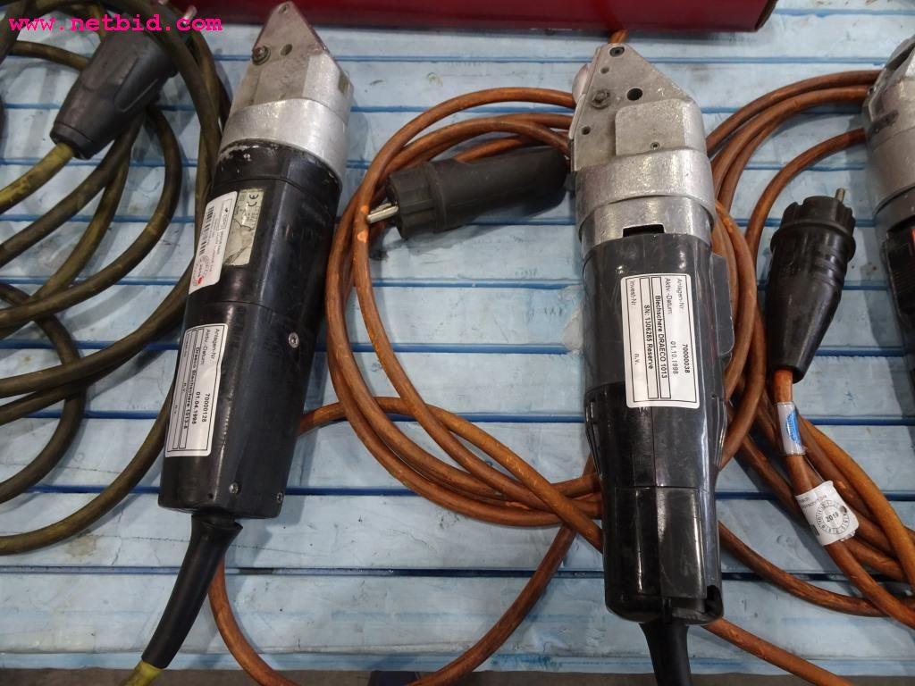 Fahrzeuge und gepflegte Betriebsausstattung-3