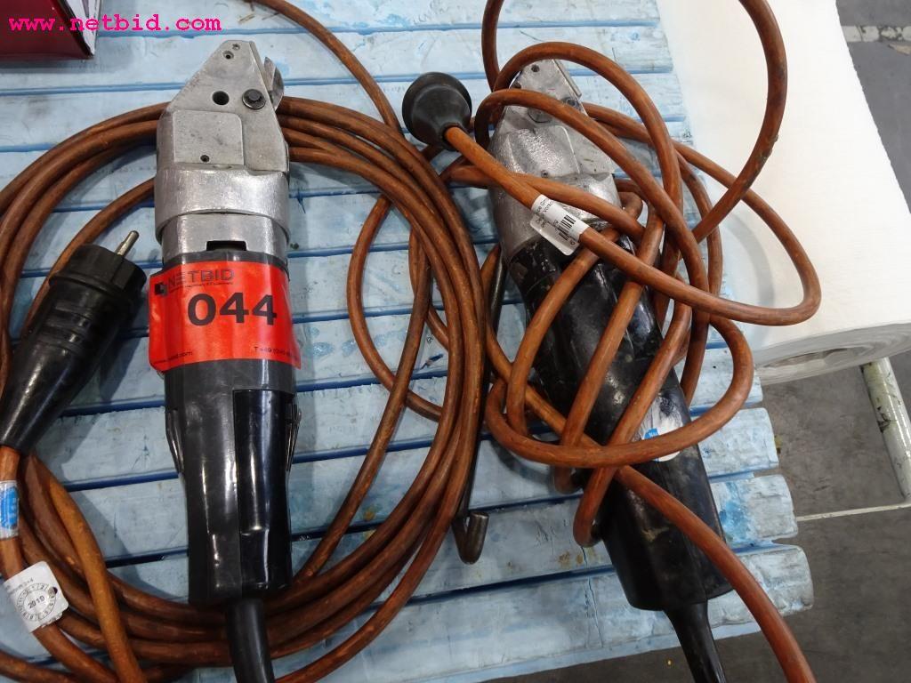 Fahrzeuge und gepflegte Betriebsausstattung-4