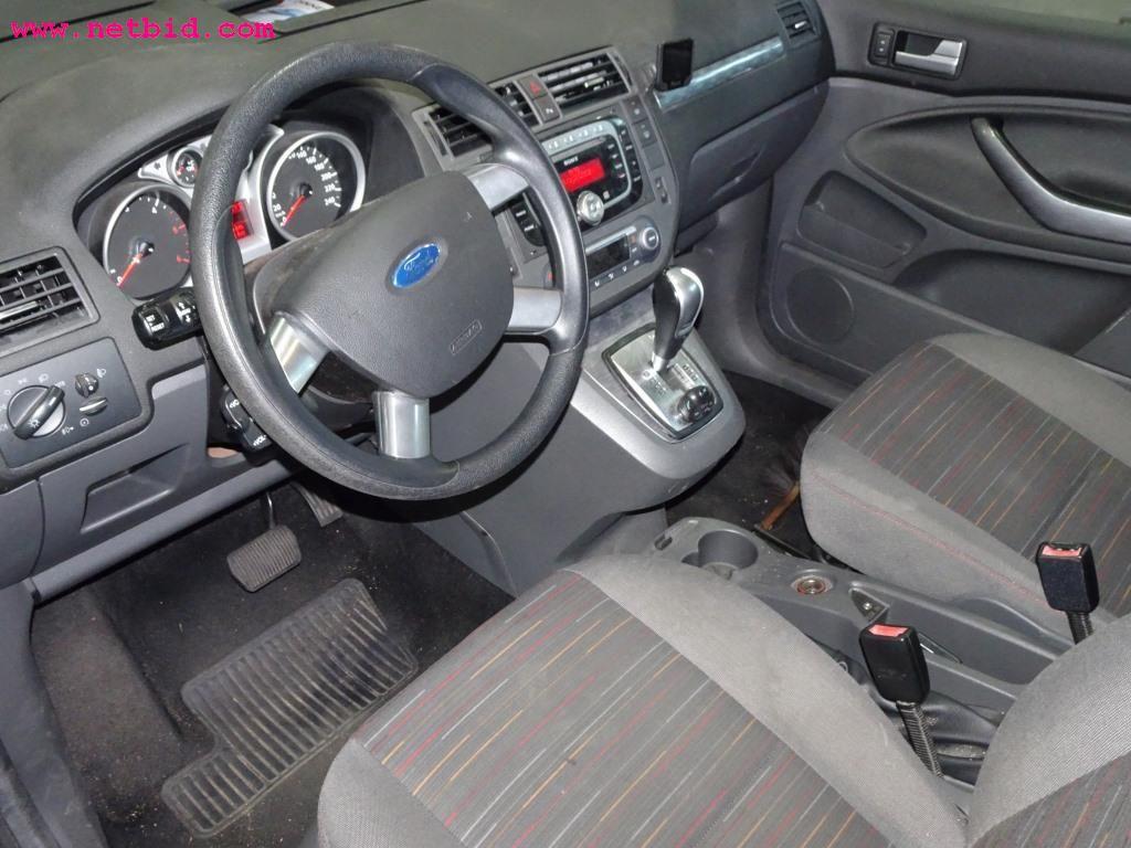 Pojazdy i dobrze utrzymany sprzęt operacyjny-10