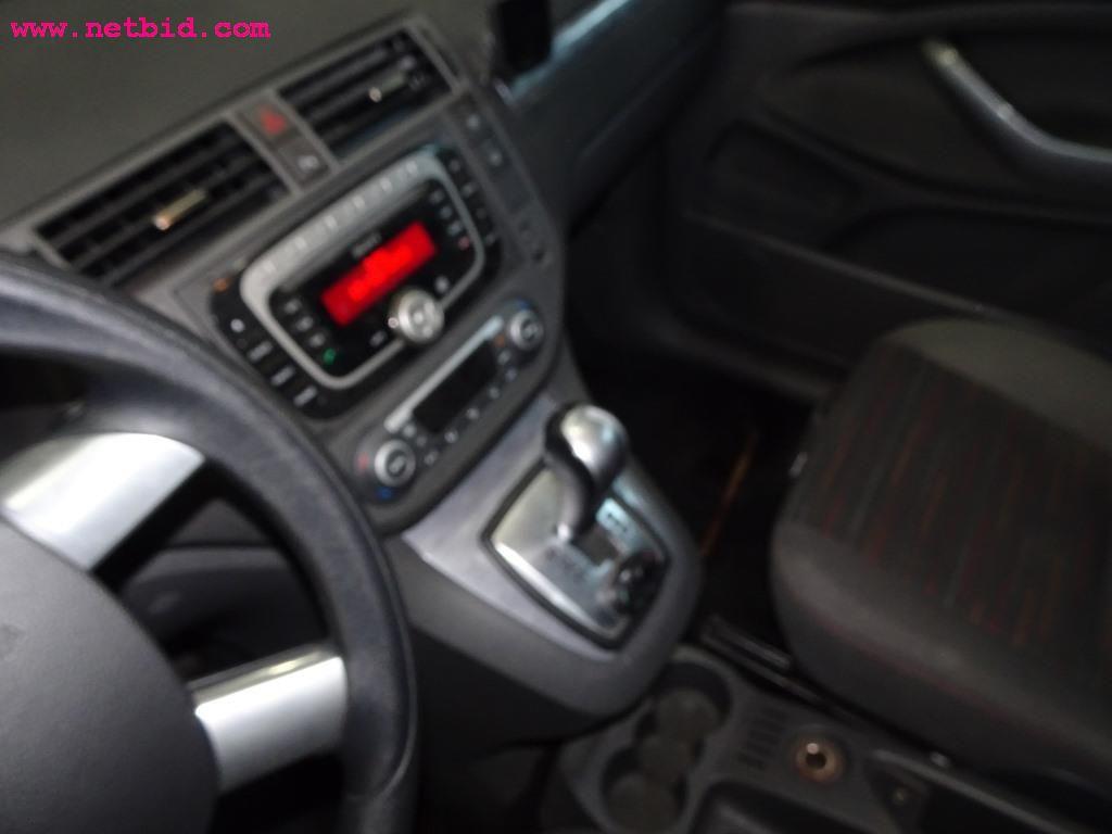 Pojazdy i dobrze utrzymany sprzęt operacyjny-12