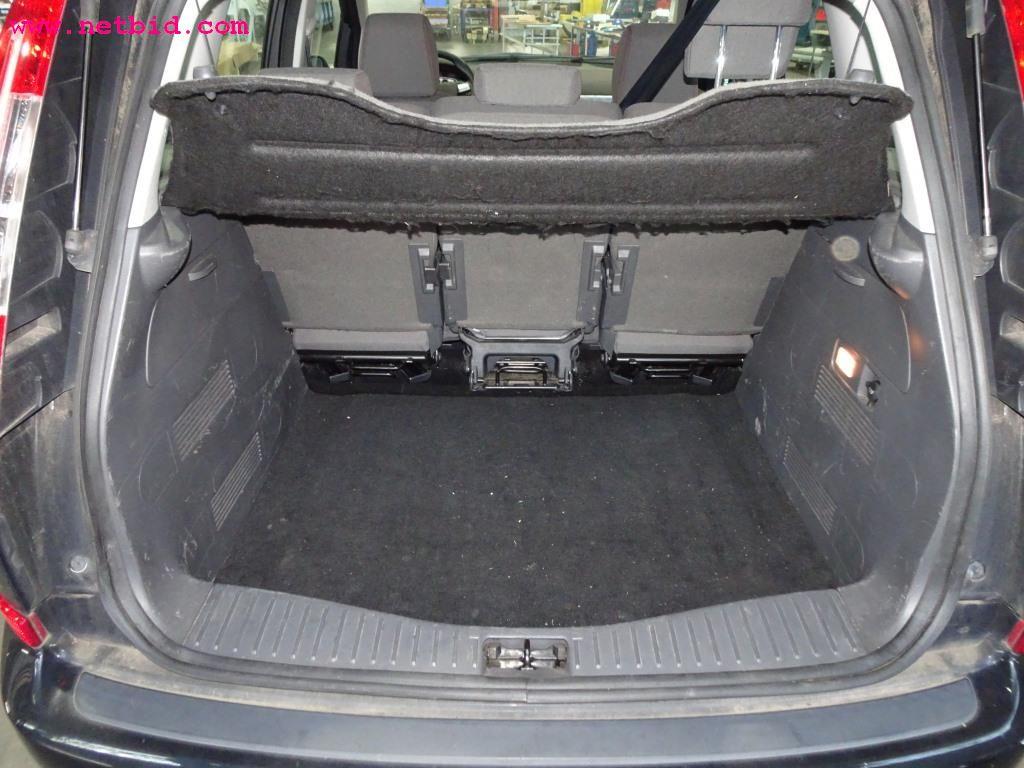 Pojazdy i dobrze utrzymany sprzęt operacyjny-14