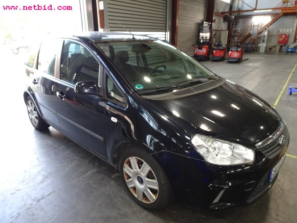 Pojazdy i dobrze utrzymany sprzęt operacyjny-2