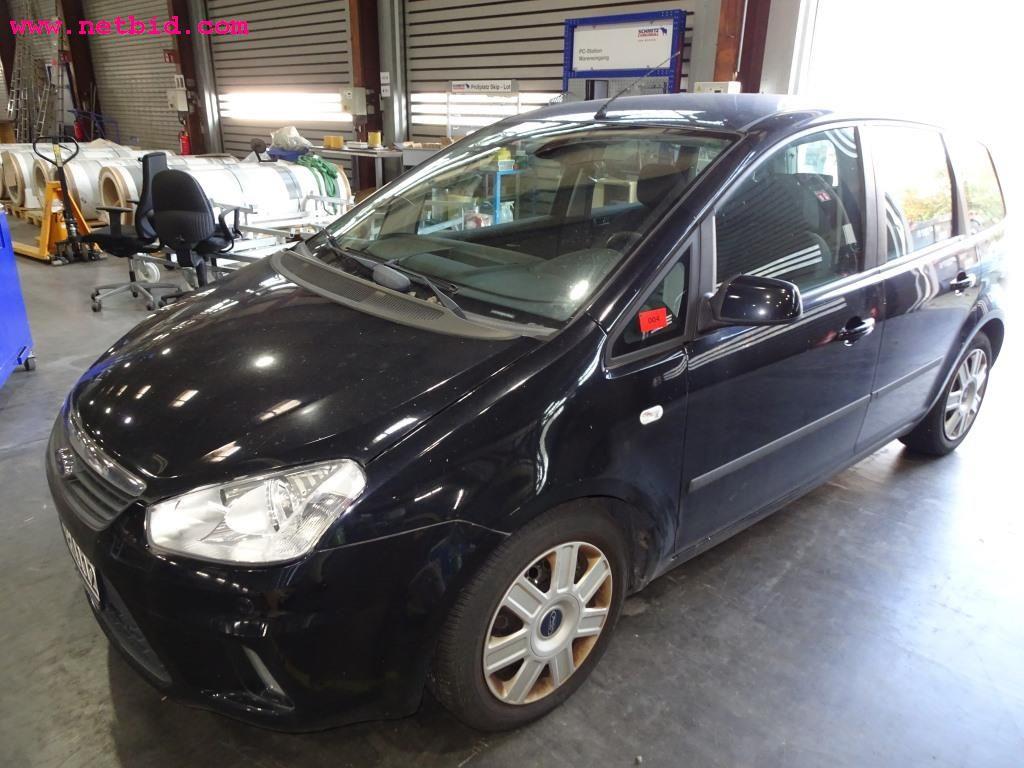 Pojazdy i dobrze utrzymany sprzęt operacyjny-3