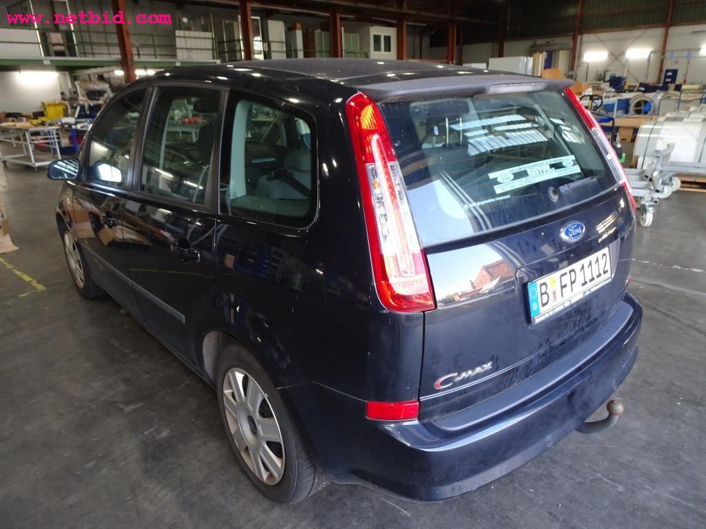 Pojazdy i dobrze utrzymany sprzęt operacyjny-6