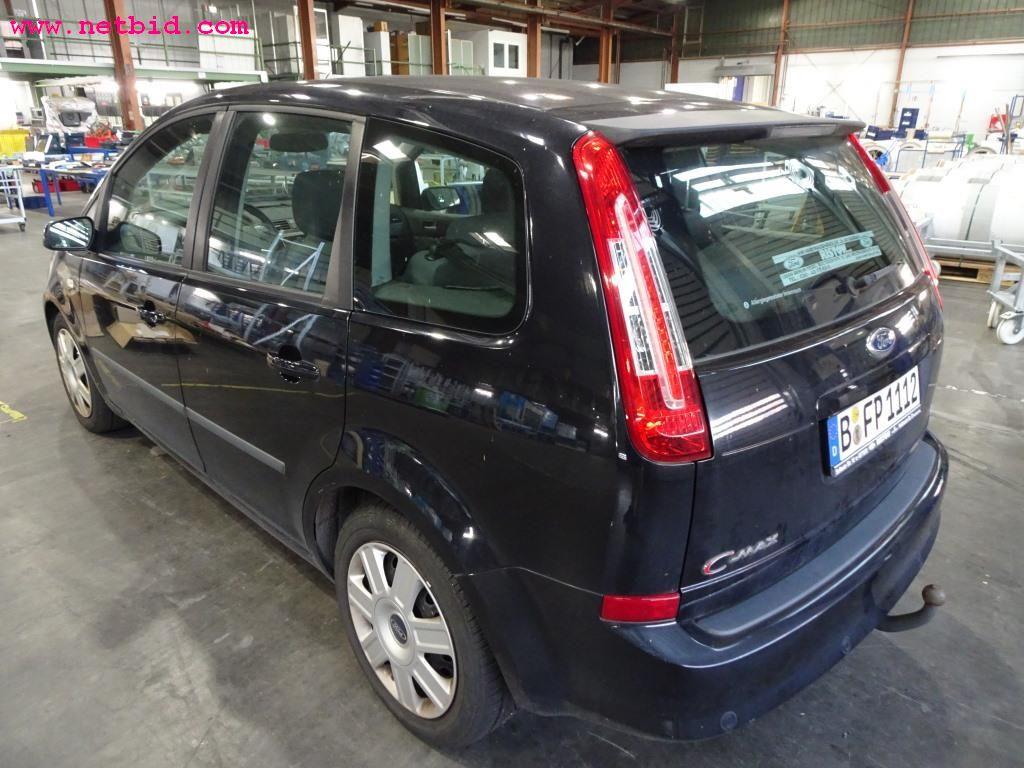 Pojazdy i dobrze utrzymany sprzęt operacyjny-8