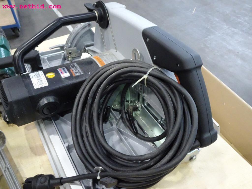 Veículos e equipamento operacional bem conservado-7