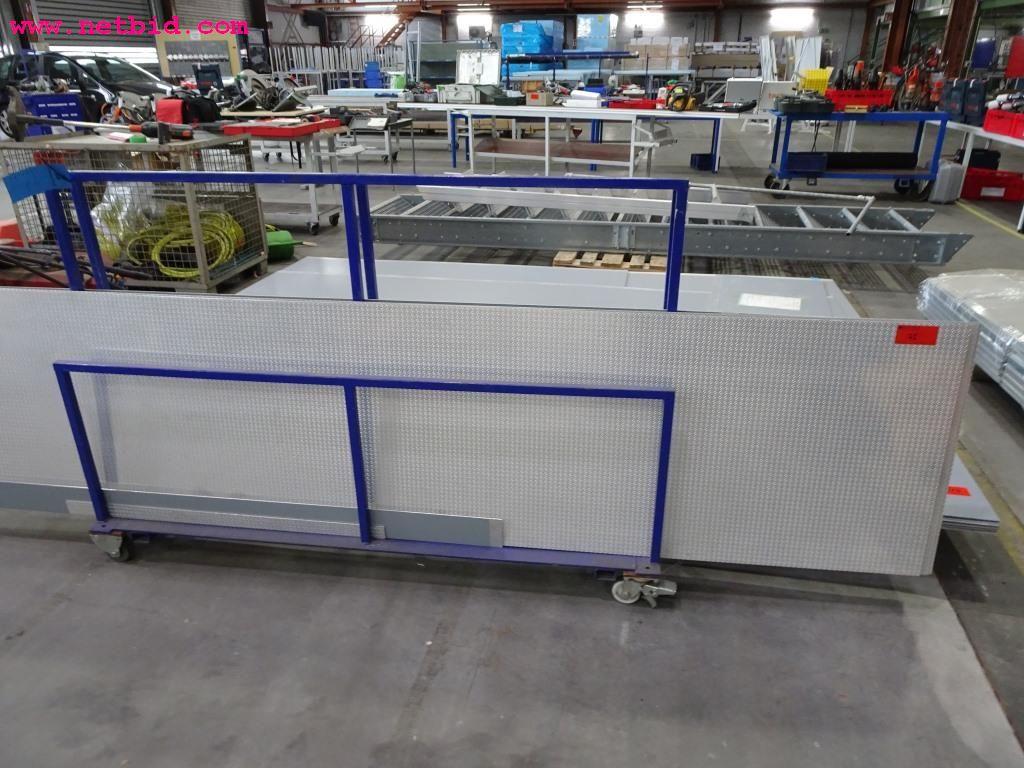 Veículos e equipamento operacional bem conservado-3