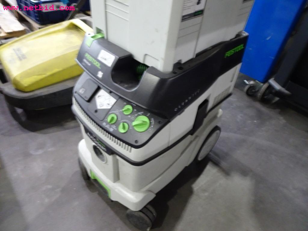 Veículos e equipamento operacional bem conservado-1