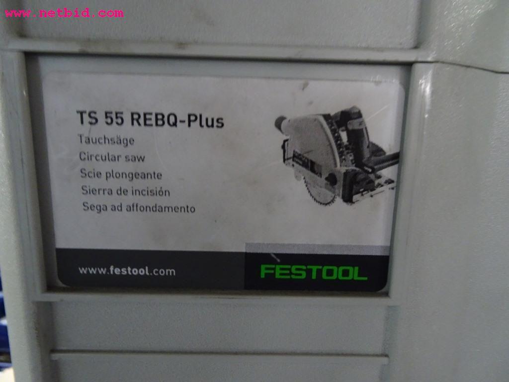 Veículos e equipamento operacional bem conservado-3