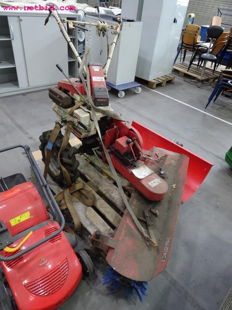 Veículos e equipamento operacional bem conservado-4