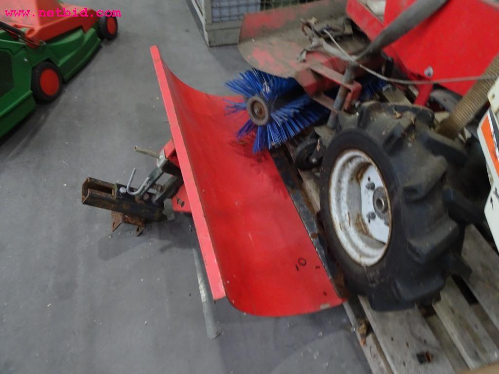 Veículos e equipamento operacional bem conservado-5