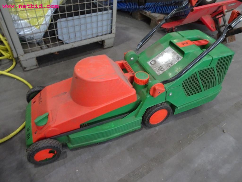 Veículos e equipamento operacional bem conservado-8