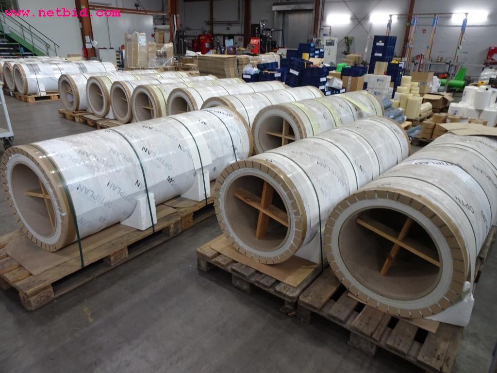 Veículos e equipamento operacional bem conservado-1