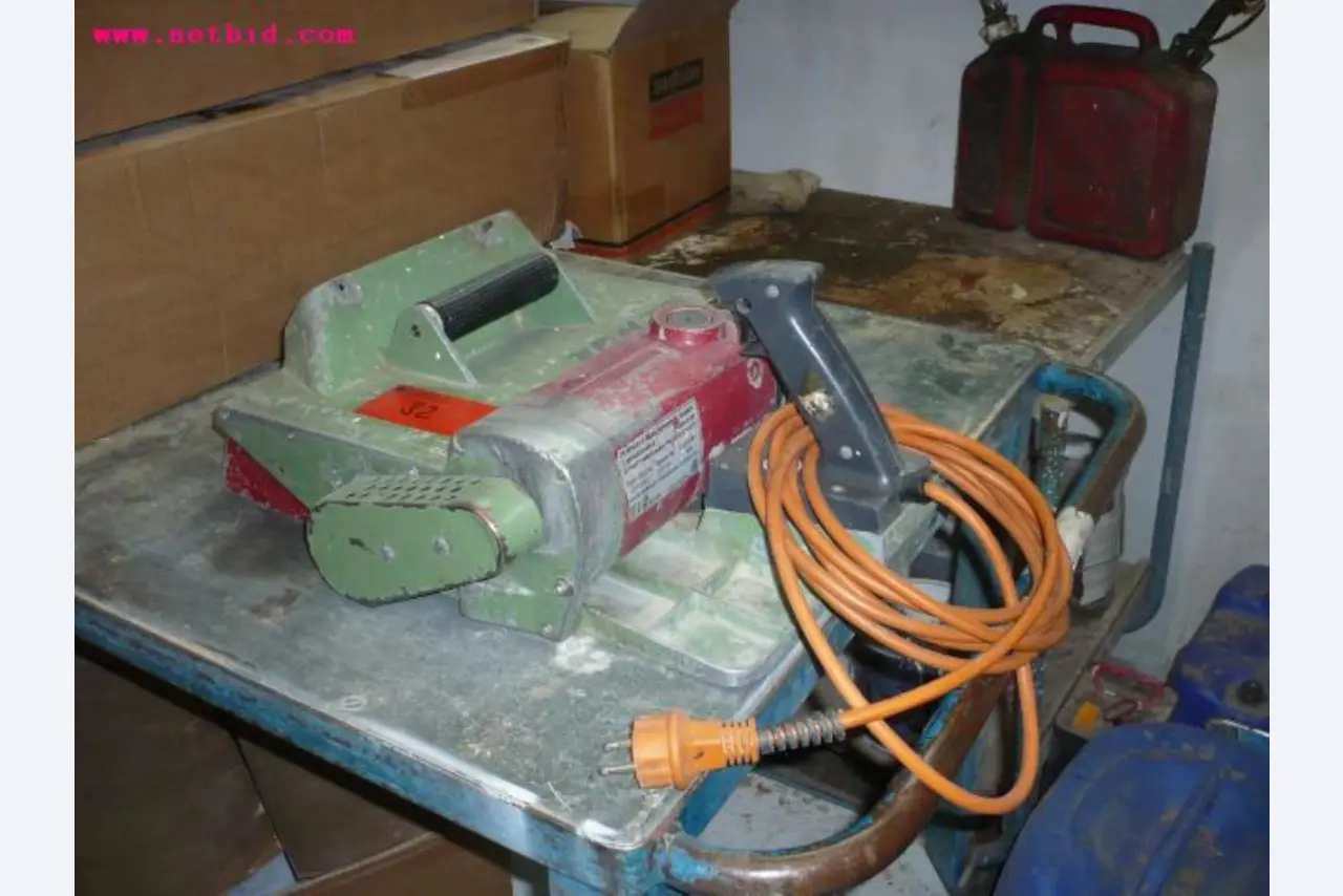 Holzbearbeitungs- und Nagelmaschinen sowie Betriebsausstattung -1