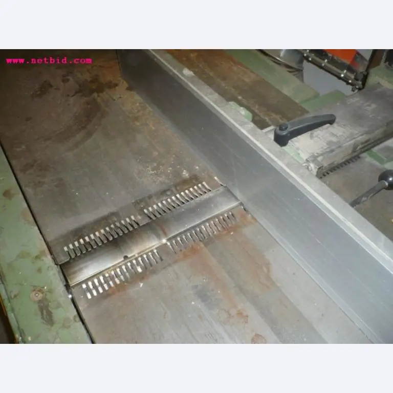 Machines à bois et à clouer et matériel d'exploitation-2